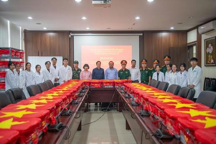Các mẫu sinh phẩm giám định ADN được bàn giao cho Trung tâm Giám định ADN thuộc Viện Hàn lâm Khoa học và Công nghệ Việt Nam