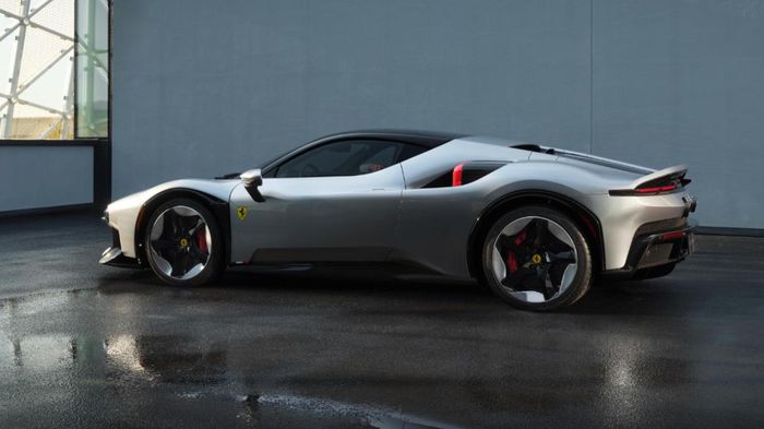 Ferrari CZ26 giữ nguyên hệ truyền động plug-in hybrid của SF90 Stradale. Ảnh: Ferrari.
