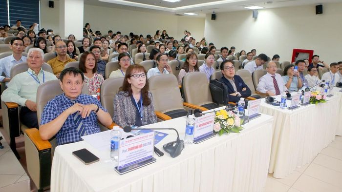 Hội thảo quy tụ 25 đại biểu quốc tế cùng hơn 200 bác sĩ, chuyên gia trong nước.