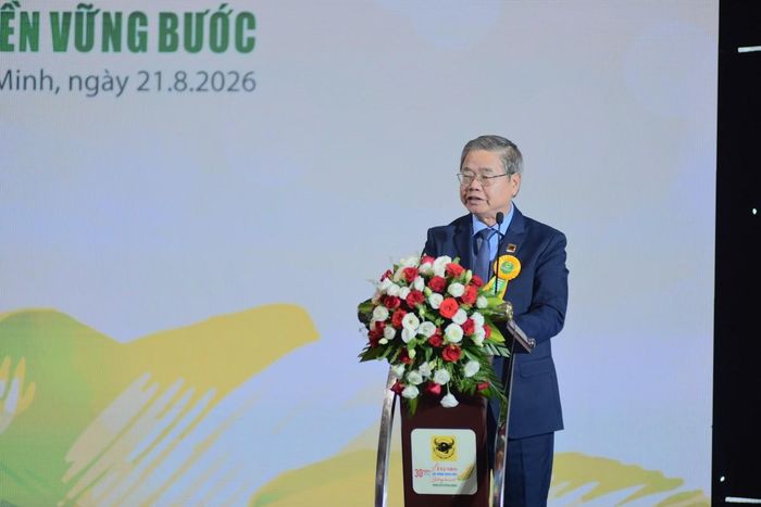 PGS.TS Nguyễn Văn Bộ, Chủ tịch Hội đồng Khoa học Công ty CP Phân bón Bình Điền, phát biểu tại buổi lễ.