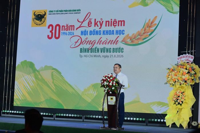 Đại diện lãnh đạo Tập đoàn Hóa chất Việt Nam phát biểu tại buổi lễ.
