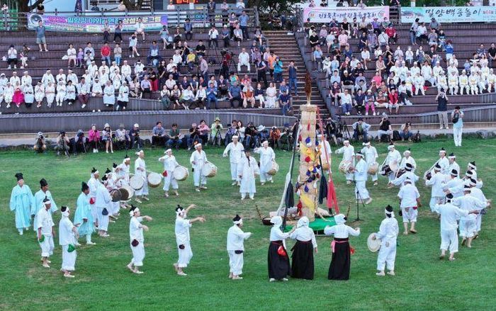 Ngày rằm tháng 7 tại Hàn Quốc mang ý nghĩa tôn vinh nông nghiệp sâu sắc. (Ảnh: Korea Times)
