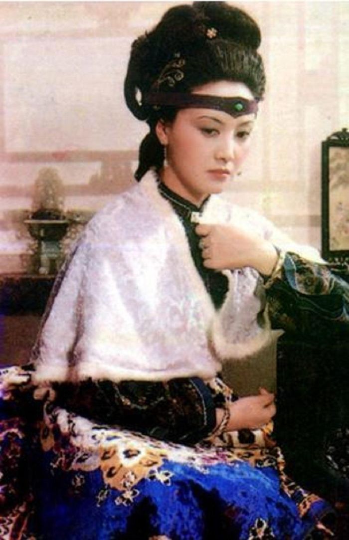Vương Hy Phượng từng là một trong những nhân vật quyền lực nhất trong phủ.