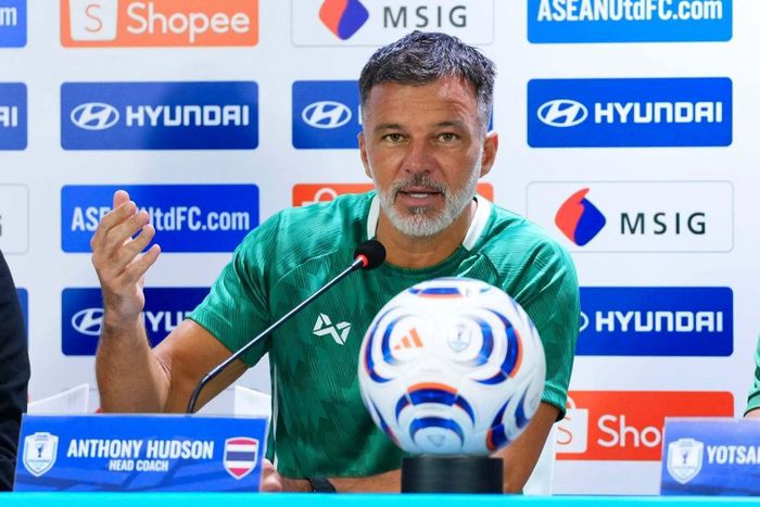 HLV Anthony Hudson cho rằng Việt Nam có lợi thế khi sở hữu lực lượng mạnh tại trận chung kết ASEAN Cup 2026. (Ảnh: FAT)