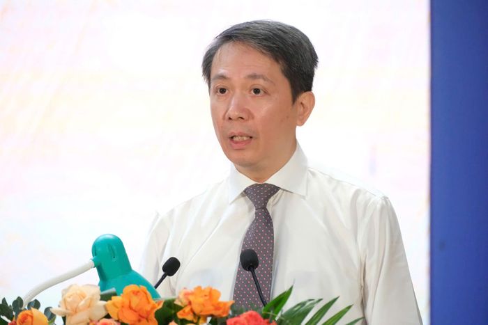 Thứ trưởng Bộ Giáo dục và Đào tạo Phạm Quang Hưng phát biểu tại hội nghị. Ảnh: CTV