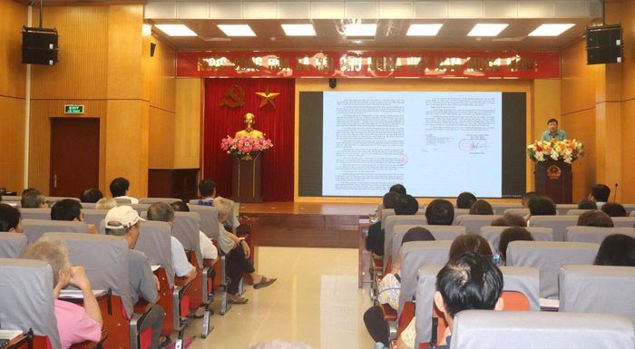 Quang cảnh hội nghị do UBND phường Bạch Mai tổ chức. Ảnh: PV