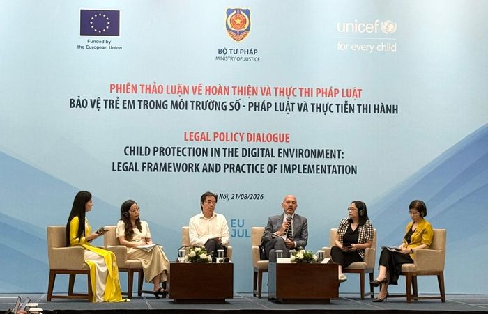 Phiên thảo luận có sự tham dự của đại diện UNICEF, Bộ Khoa học Công nghệ, Tòa án Nhân dân tối cao, Hội Bảo vệ quyền trẻ em Việt Nam. Ảnh: Kiều Thoan Thu