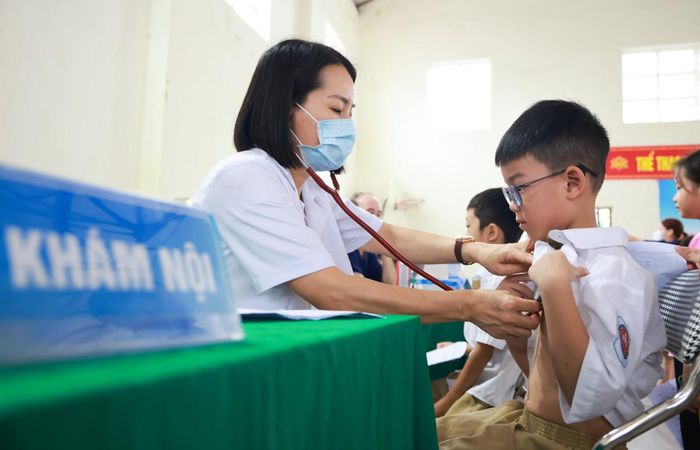 Chương trình khám sức khỏe miễn phí lần này nhằm giúp phường cùng gia đình, nhà trường nắm được tình trạng sức khỏe của các em, qua đó phát hiện sớm những vấn đề cần quan tâm và có hướng xử lý kịp thời.