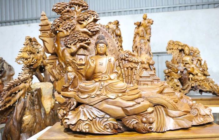 Một sản phẩm làng nghề truyền thống Dư Dụ (xã Tam Hưng) được quảng bá trên “chợ số”. Ảnh: Đinh Luyện