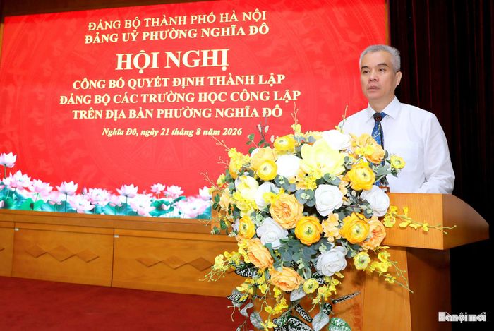 Bí thư Đảng ủy phường Nghĩa Đô Nguyễn Hồng Sơn phát biểu chỉ đạo tại hội nghị. Ảnh: MT
