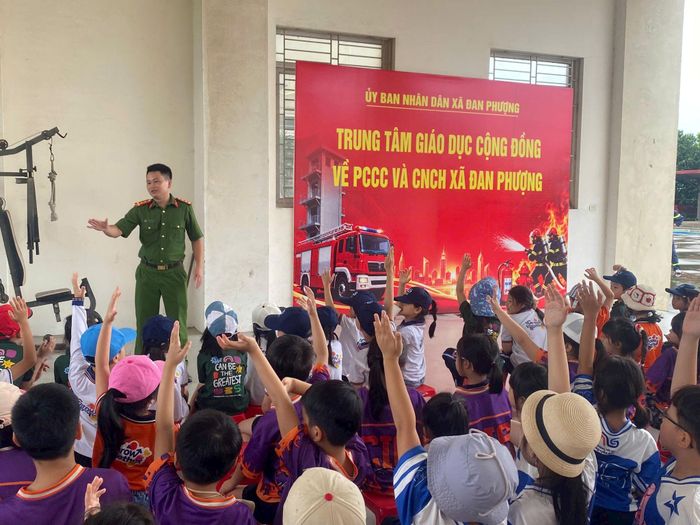 Học sinh hào hứng tham gia chương trình trải nghiệm. Ảnh: Phùng Trung