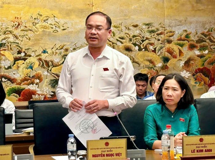 Đại biểu Nguyễn Ngọc Việt (Đoàn Hà Nội) thảo luận. Ảnh: Thúy Quỳnh