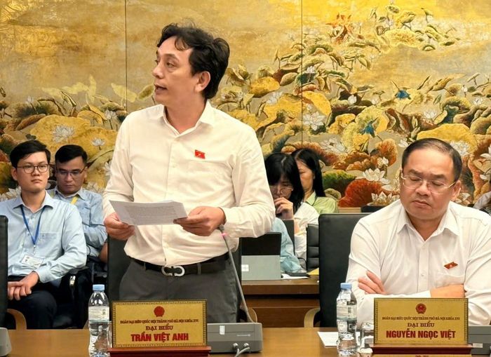 Đại biểu Trần Việt Anh (Đoàn Hà Nội) phát biểu thảo luận. Ảnh: Thúy Quỳnh