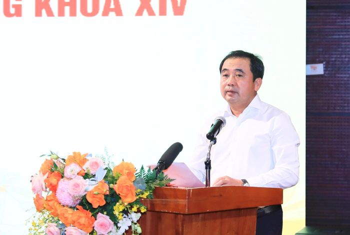 Bí thư Thành ủy Hà Nội Trần Đức Thắng phát biểu trao đổi tại buổi làm việc. Ảnh Quang Thái