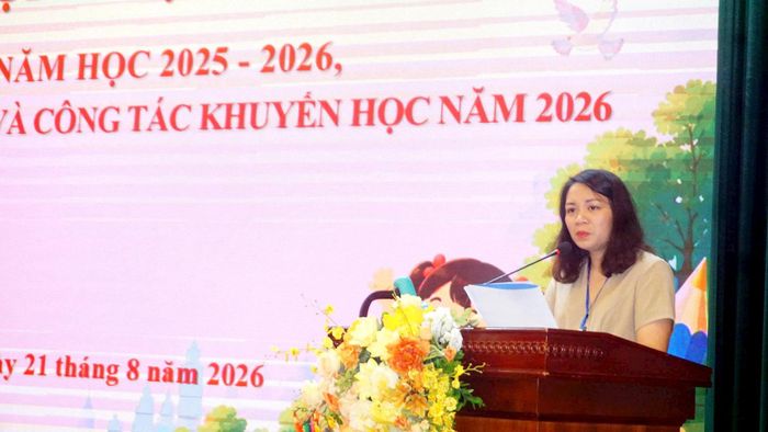 Phó Chủ tịch UBND phường Việt Hưng Nguyễn Thanh Thủy phát biểu chỉ đạo tại hội nghị. Ảnh: B.Duy