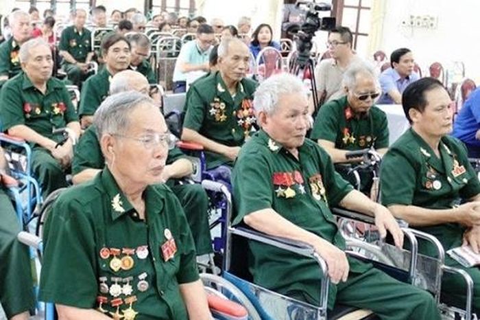 Tùy từng đối tượng, người có công với cách mạng và thân nhân của người có công với cách mạng được hưởng chế độ ưu đãi theo quy định. Ảnh minh họa: TL