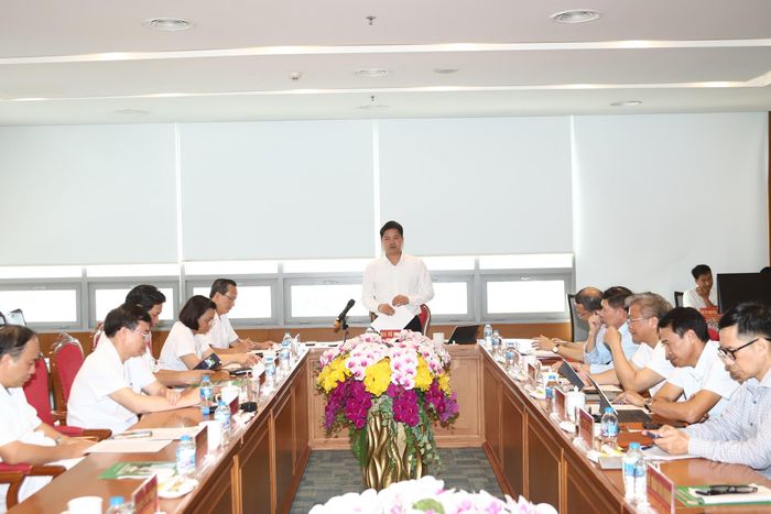 Quang cảnh buổi làm việc.  Ảnh: Thành Long