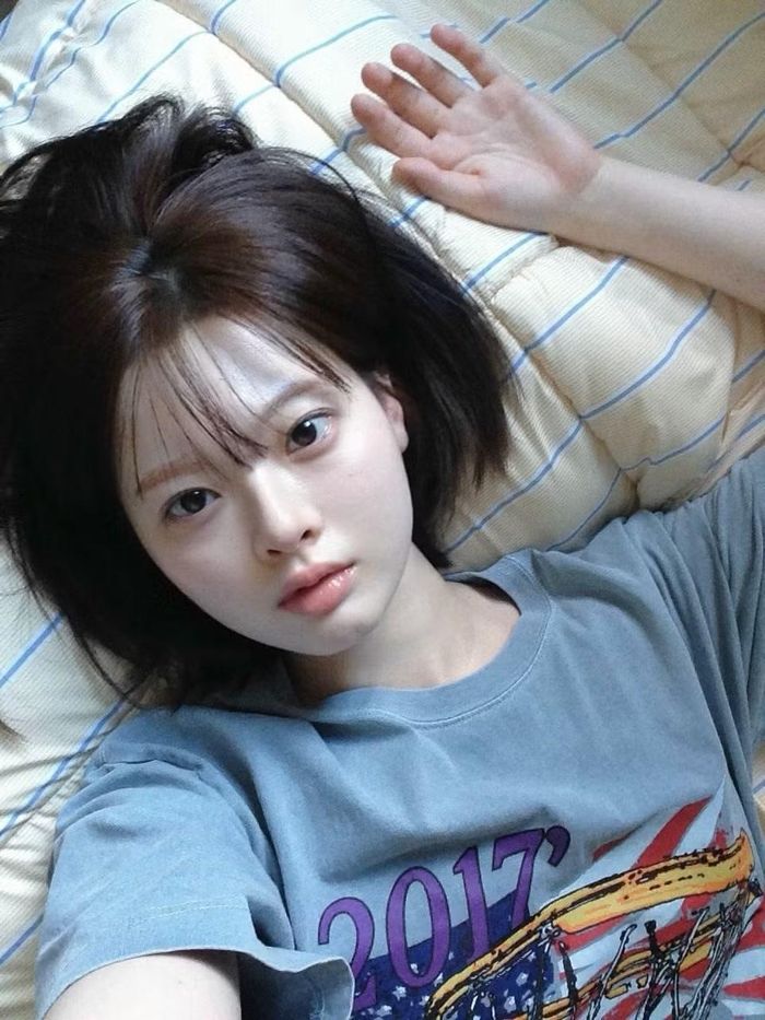Han Su A có hơn 600K lượt theo dõi trên Instagram, "bỏ bùa mê" dân mạng bởi loạt ảnh đời thường xinh yêu.