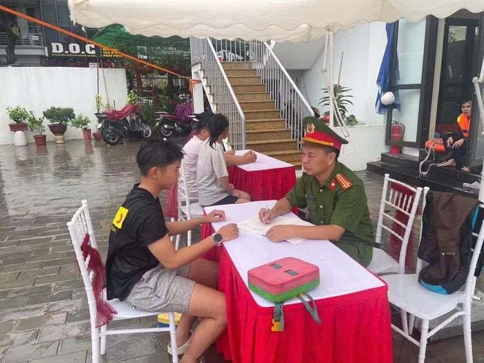 Lực lượng CAP Tây Hồ phối hợp đảm bảo các biện pháp tại chương trình thực tập phương án cứu hộ, cứu nạn trên mặt nước hồ Tây