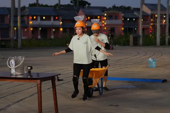 Năm Phát và Chi Pu chứng minh đẳng cấp "cặp đôi mạnh nhất tập 5" với thể lực khủng cùng tư duy suy luận đầy mưu mẹo