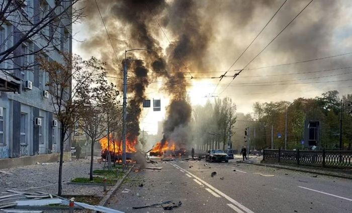 Theo ông Zelensky, tên lửa đạn đạo vẫn là mối đe dọa lớn nhất. Khả năng đối phó loại vũ khí này phụ thuộc đáng kể vào nguồn cung tên lửa dành cho các hệ thống phòng không Patriot của Ukraine.