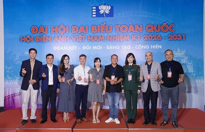 Các nghệ sĩ, nhà làm phim và hội viên tham dự Đại hội Hội Điện ảnh Việt Nam lần thứ X diễn ra tại Hà Nội
