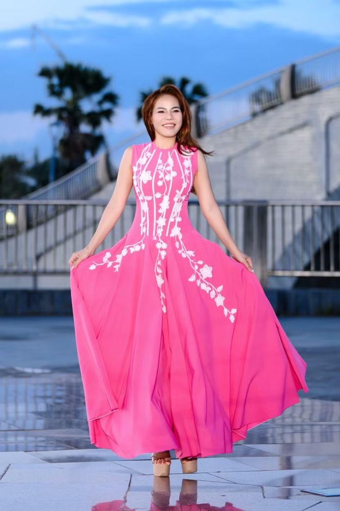 NTK Thân Hoàng Bích Thủy, chủ nhân của bộ sưu tập “Sắc màu hoàng hôn”