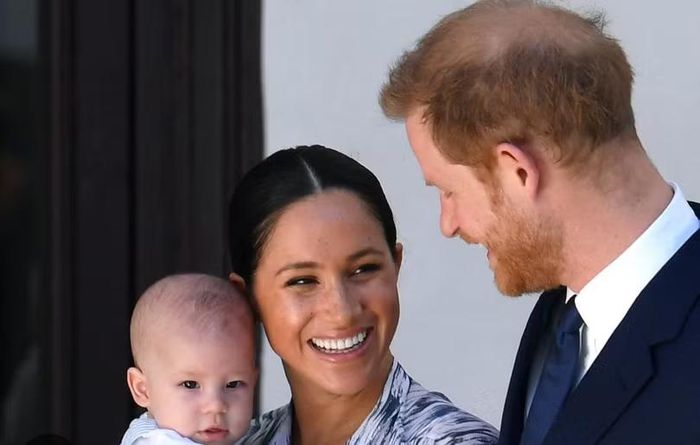 Dù quan hệ gia đình từng căng thẳng, Harry năm ngoái bày tỏ mong muốn hòa giải với Vua Charles, người đang điều trị ung thư.