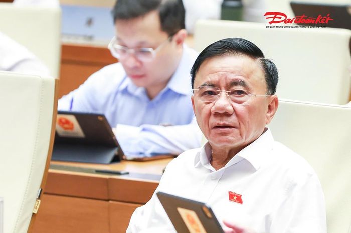 Thường trực Ban Bí thư Trần Cẩm Tú tham dự phiên thảo luận (Ảnh: Quang Vinh)
