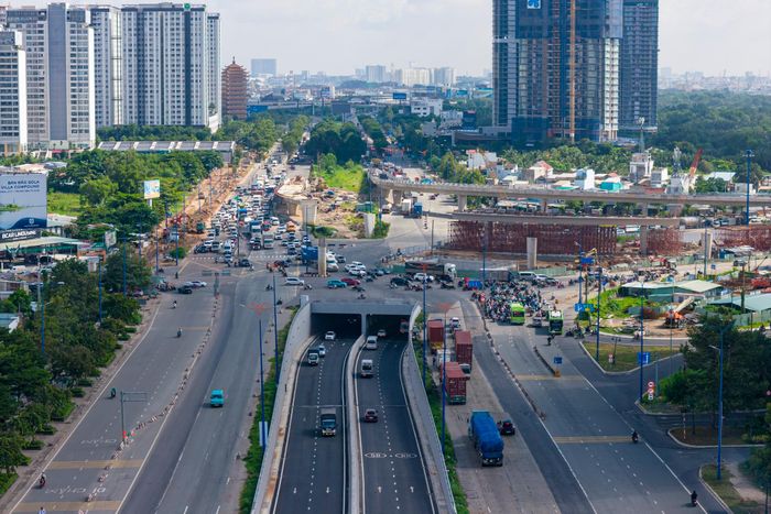 Đoạn cuối nhánh cầu N4 giao với cao tốc TP.HCM - Long Thành - Dầu Giây, các phương tiện cũng di chuyển khá dễ dàng vào sáng nay.