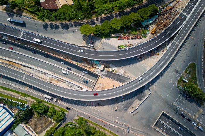 Tương tự với nhánh N3, cầu N4 có hình dáng uốn cong, dài 468 m. Hai nhánh này có quy mô tương tự, tổng mức đầu tư khoảng 236 tỷ đồng.