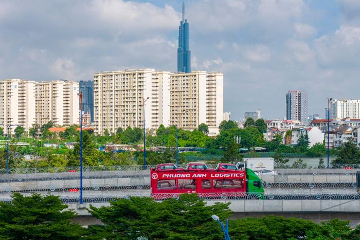 Hướng đi này giúp tách dòng xe, đặc biệt là xe container, giảm áp lực cho nút giao An Phú.