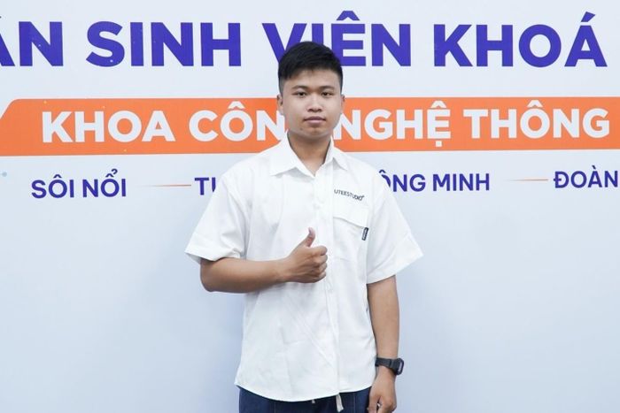 Đạt 1.139/1.200 điểm, Trần Tiến Đạt dẫn đầu hơn 170.000 thí sinh dự thi đánh giá năng lực Đại học Quốc gia TP.HCM năm 2026. Đây cũng là mức điểm cao nhất trong lịch sử kỳ thi. Ngoài ra, tại kỳ thi tốt nghiệp THPT 2026, nam sinh còn đạt 28,75 điểm tổ hợp A01. Tại HCMUS, Đạt trúng tuyển ngành Khoa học máy tính, chương trình tiên tiến. Ảnh: FBNT.