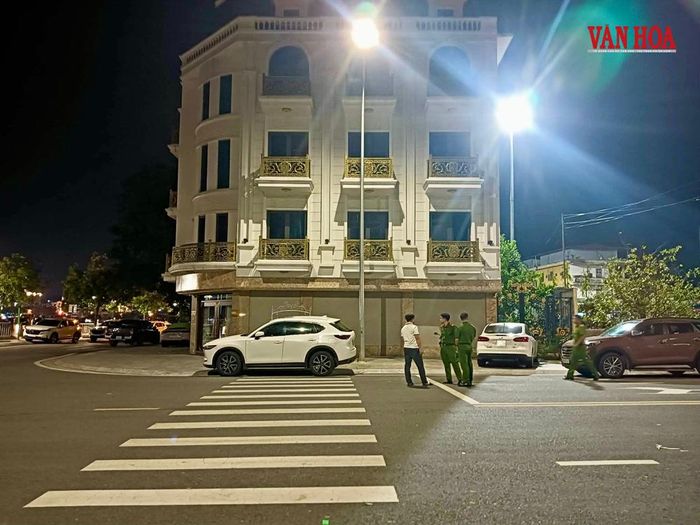 Lực lượng công an xuất hiện tại khu vực