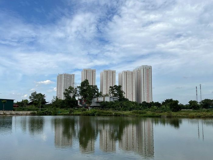 Một đô thị thiếu không gian công cộng, thiếu cây xanh, những tuyến phố không được tổ chức thống nhất, kiến trúc phát triển tự phát sẽ khó hình thành bản sắc. Ảnh: Tuấn Đông