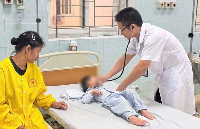 Bệnh nhi được theo dõi, chăm sóc tích cực sau ca phẫu thuật