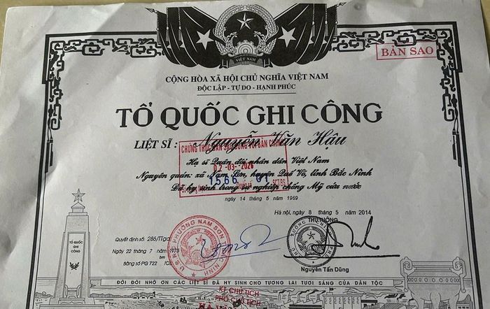 Bằng Tổ quốc ghi công liệt sĩ Nguyễn Văn Hậu