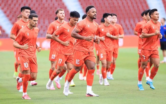 Đội tuyển Việt Nam có buổi tập làm quen sân Rajamangala trước trận chung kết lượt đi ASEAN Cup 2026