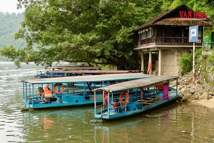 Một bến thủy tại hồ Ba Bể