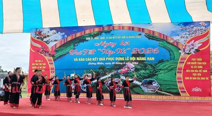 Ngày hội năm nay còn mở rộng không gian giao lưu với sự tham dự của đại diện các xã Phong Thổ, Nậm Cuổi, Nậm Sỏ, Khổng Lào, Mường Kim, Tủa Thàng, Bình Thuận, Thuận Châu, Mường Giôn, Quỳnh Nhai, Mường Sại cùng các hợp tác xã, doanh nghiệp trong và ngoài địa phương, đông đảo người dân và du khách thập phương