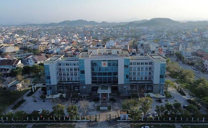 Khuôn viên khu nhà đất số 24 Tố Hữu sẽ được cải tạo và nâng cấp với kinh phí hơn 143 tỉ đồng để làm trụ sở cho Đoàn Đại biểu Quốc hội, HĐND và UBND TP. Huế. Ảnh: S.T