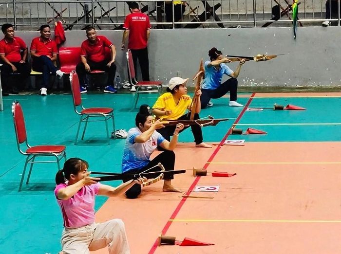 Với lực lượng chỉ 6 VĐV, đoàn Điện Biên đang để lại dấu ấn nổi bật tại Giải vô địch Bắn nỏ, Bắn ná quốc gia lần thứ IX năm 2026
