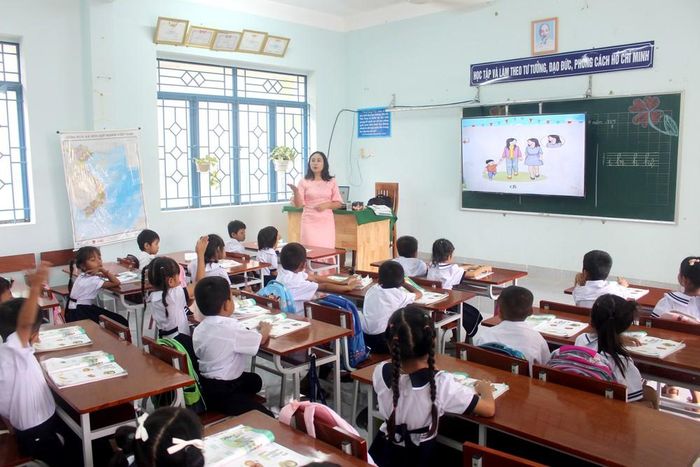 Một tiết dạy tăng cường Tiếng Việt cho trẻ đồng bào dân tộc thiểu số tại trường Tiểu học Lâm Giang, xã Hàm Thuận Bắc, tỉnh Lâm Đồng. Anh: Chu Quốc Hùng - TTXVN