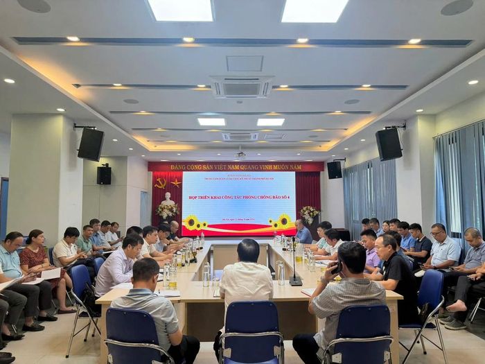 Trung tâm Quản lý hạ tầng kỹ thuật thành phố Hà Nội đã họp triển khai công tác ứng phó với bão số 4. Ảnh: TT QLHTKT cung cấp