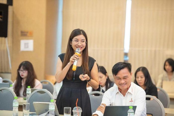 Bà Vũ Thị Bình: Nếu ngưỡng áp dụng cách tính theo doanh thu được nâng lên, hộ kinh doanh sẽ giảm được áp lực chứng minh chi phí đầu vào - Ảnh: chinhphu.vn