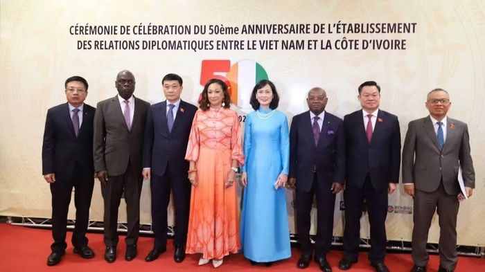 Lễ kỷ niệm 50 năm thiết lập quan hệ ngoại giao Việt Nam-Bờ Biển Ngà diễn ra tại Bờ Biển Ngà. (Ảnh: ĐẠI SỨ QUÁN VIỆT NAM TẠI MAROC KIÊM NHIỆM BỜ BIỂN NGÀ)