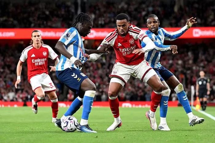 Arsenal chiếm lĩnh thế trận trước tân binh của Ngoại hạng Anh. (Ảnh: Arsenal FC)