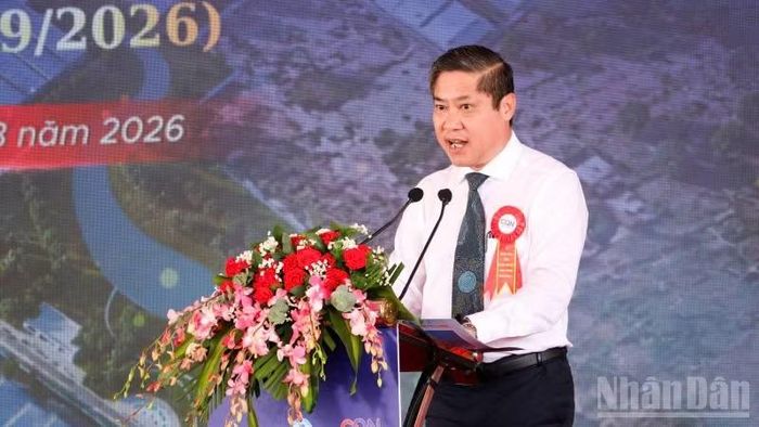 Phó Chủ tịch Ủy ban nhân dân thành phố Đà Nẵng Phan Thái Bình phát biểu tại lễ khởi công. (Ảnh: QV)