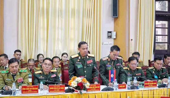 Đoàn đại biểu Ban Chỉ huy Quân sự, Ban giám đốc Công an 3 tỉnh Xiengkhuang, Bolikhamsai, Houaphan tham dự hội đàm. (Ảnh: Đình Phượng)