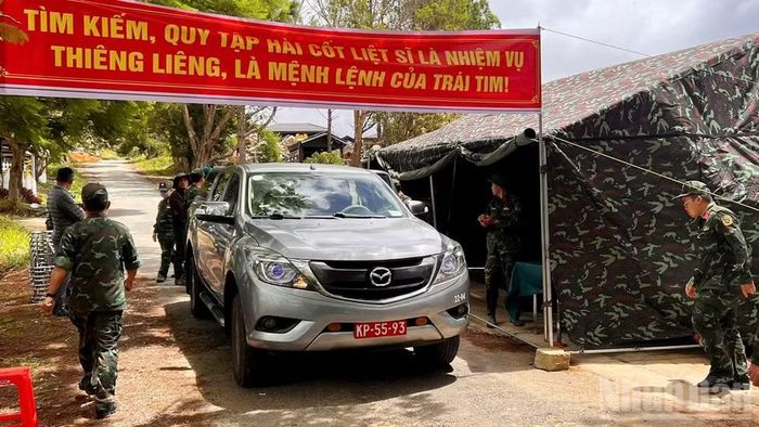 Tìm kiếm, quy tập hài cốt liệt sĩ là nhiệm vụ thiêng liêng, là mệnh lệnh của trái tim. (Ảnh: ĐAM TRỌNG)